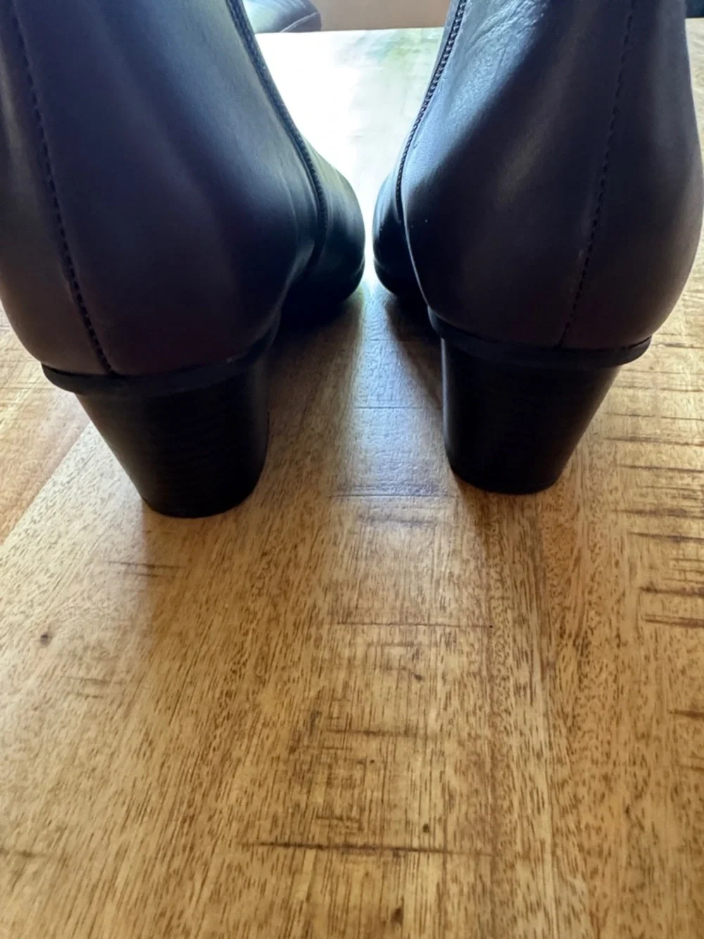 Cobb Hill Wynter Women's Brown Leather Zip Ankle Boots booties size 9 NEW